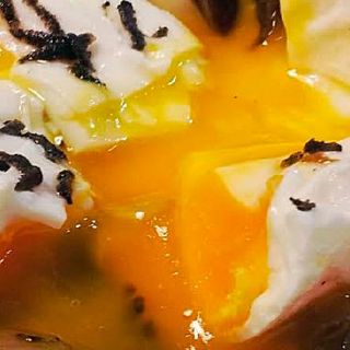 Huevos Rotos Con Roquefort