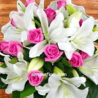 bouquet  3 lilium e 4 rose rosa piccolo 