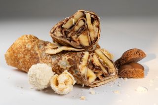 Clatite cu Nutella, banane și Rafaello