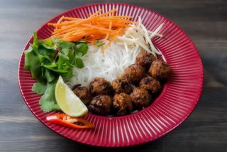 Мітболи з овочами та локшиною (200/100г)