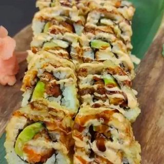 ROLL TEMPURIZADO POLLO
