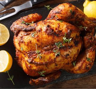 Menu  pollo a l’ast + patatas cáliu + all i olí 