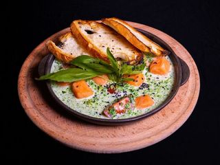 Пательня з лососем