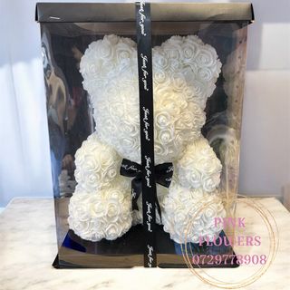 Ursulet din trandafiri alb 