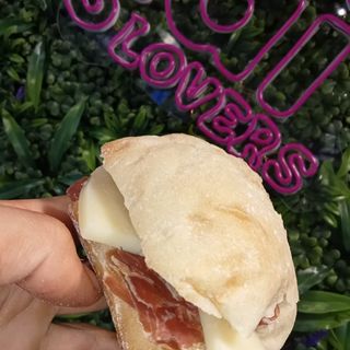 JAMÓN Y QUESO