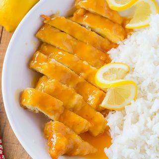 60. Pollo Con Salsa Limón