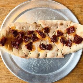 Фокачча з в'яленими томатами
