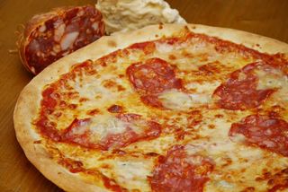 Pizza Salame e Formaggio