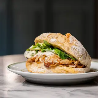 Sande frango com salada