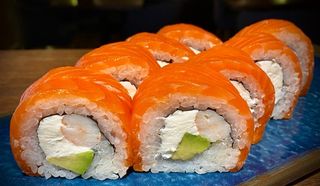 Філадельфія з лососем та креветкою