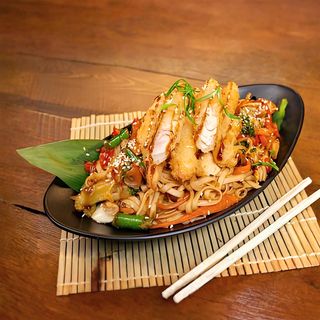 Udon cu somon in tempura