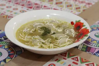 Пельмени с бульоном