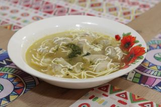 Пельмени с бульоном