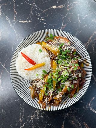 Мясо по Тайски с гарниром рис (400 гр)