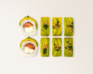 Green Dragon Salmón Philadelphia Roll (8 Uds.)