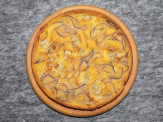 Farinata al Tegamino con Gorgonzola e Cipolla