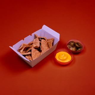 Nachos con Jalapeños e salsa Cheddar