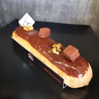 Eclair De Chocolate