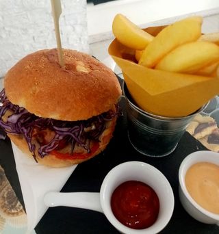 Hamburger pulled pork