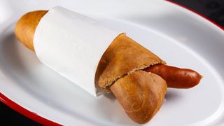 Debreziner Hot-Dog / დებრეცინერი ჰოთ-დოგი
