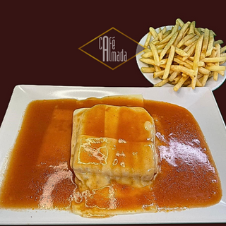 Tosta mista especial com batata