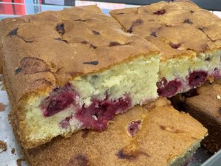 Kolač sa višnjom 1 komad