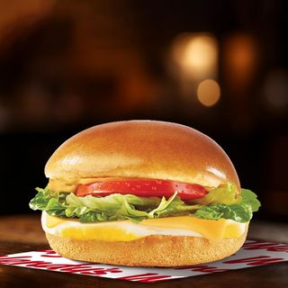 სენდვიჩი კვერცხით და ბოსტნეულით