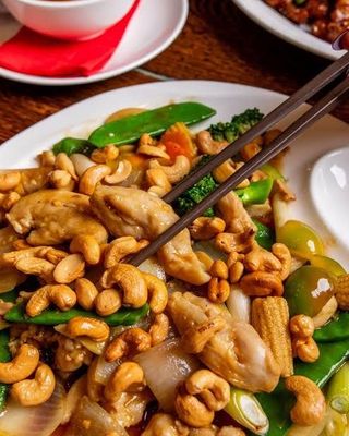 Chicken With Cashew Nuts