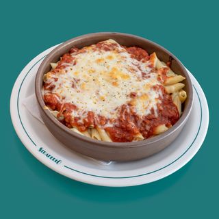 Penne bolognesa horno