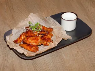 Skrzydełka grillowane w sosie BBQ (300g)