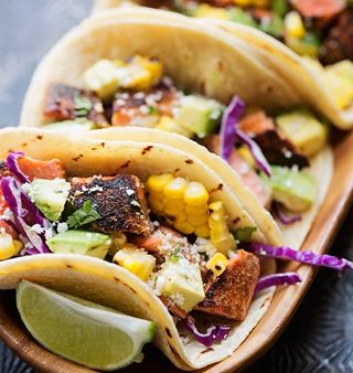 Жареный такос с лососем