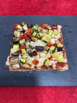 Pizza De Verduras (Porción)