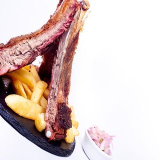 Costillas A La Brasa Con Patatas