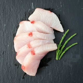 Sashimi di ricciola 12 pezzi