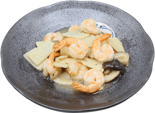 330 Gamberi con bambù e funghi