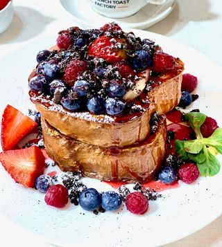 Vanilla Cream & Berries French Toast