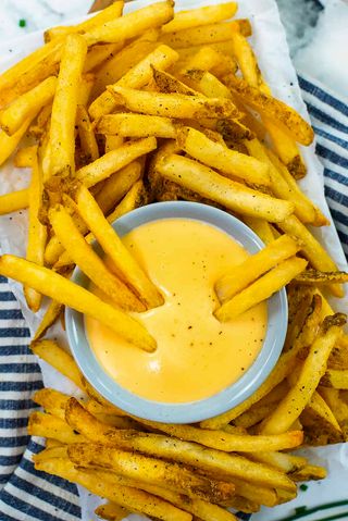 კარტოფილი ფრი მდნარი ყველით