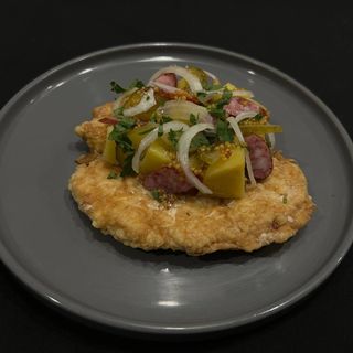 Шніцель курячий з теплим картопляним салатом 