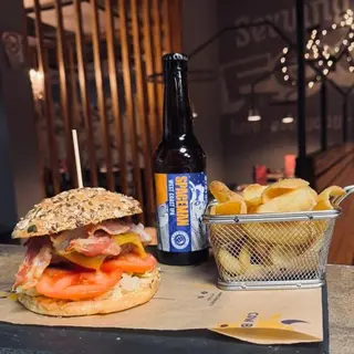 1 panino a scelta e 1 bevanda