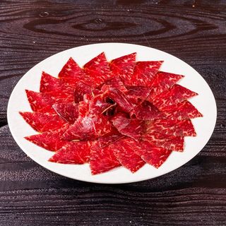 Ración de cecina de Wagyu.
