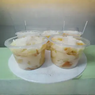 Bolo recheio coco com abacaxi