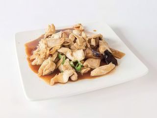 Pollo con gamberi e bambù