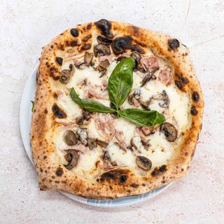 Bianca, cotto e funghi
