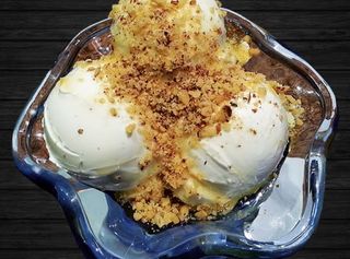 Цедено мляко с мед и орехи