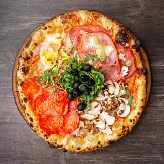 Pizza Quattro Stagioni 32cm + Coca Cola 0,5l