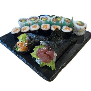 #1124- Temaki + maki (14 peças)