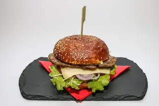 Smash cheeseburger + pomfrit + Coca-Cola