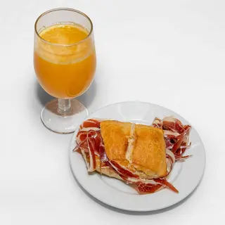 Pulguita Ibérica + Refresco o Zumo Natural