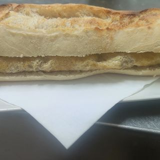 Bocadillo De Tortilla Francesa Con Bacon