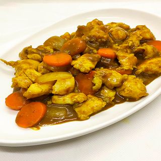 62. Pollo con salsa curry
